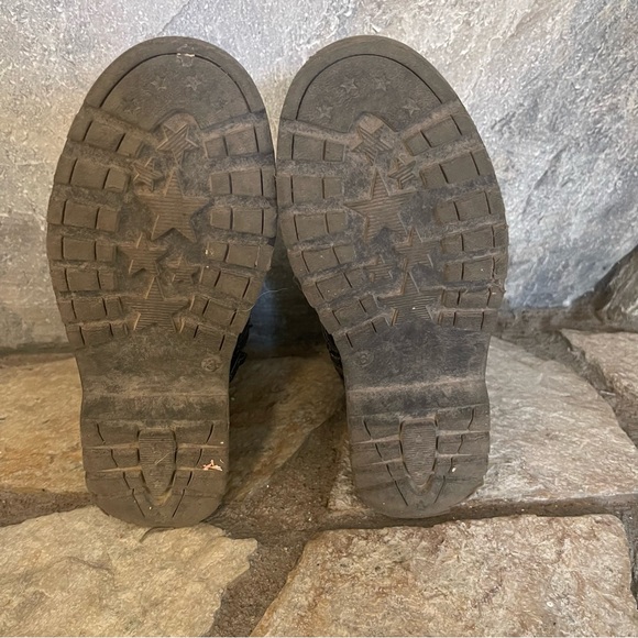 Girls Sz 3 Lug Sole Chinky Black Boots - Picture 5 of 6